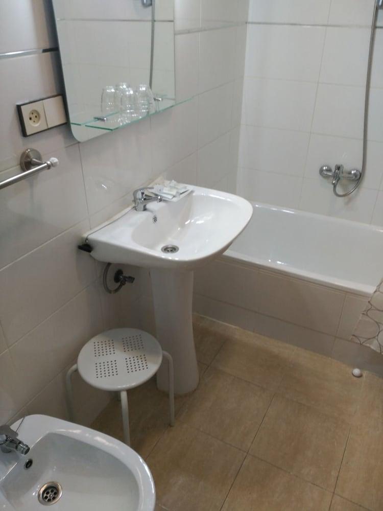 Hotel Vaqueros Langreo Esterno foto